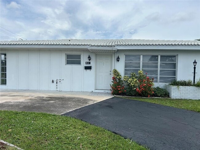 8521 Pickwick Rd in North Port, FL - Foto de edificio - Building Photo