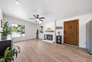 9254 Fairlawn St in Santee, CA - Building Photo