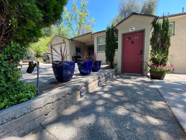 1478 Benton Dr in Redding, CA - Building Photo - Building Photo