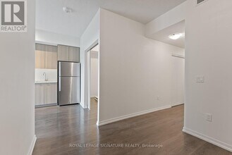 3237 Bayview Ave in Toronto, ON - Building Photo - Building Photo