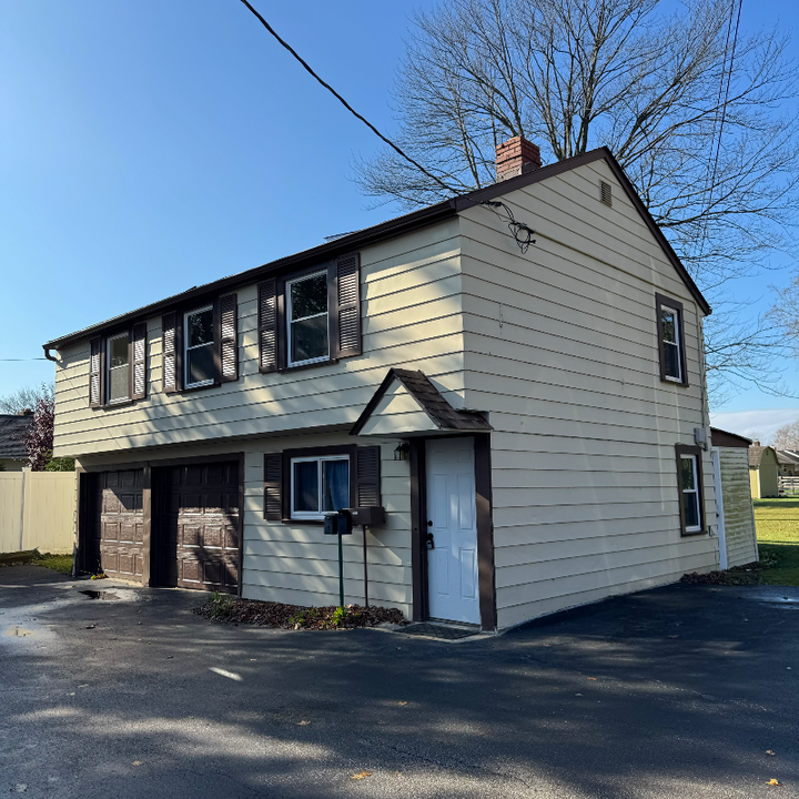 5600 Columbia Rd in North Olmsted, OH - Building Photo