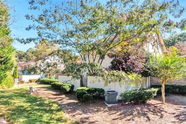 4324 Village Oaks Ln in Dunwoody, GA - Building Photo - Building Photo