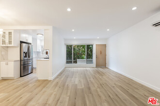 1268 N Sweetzer Ave in West Hollywood, CA - Building Photo - Building Photo