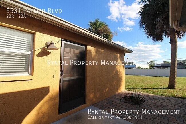 5531 Palmer Blvd in Sarasota, FL - Building Photo - Building Photo