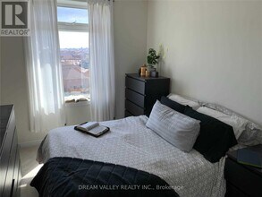 7325 Markham Rd in Markham, ON - Building Photo - Building Photo