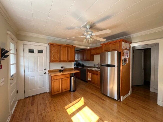 50 Brookline Ave, Unit 1