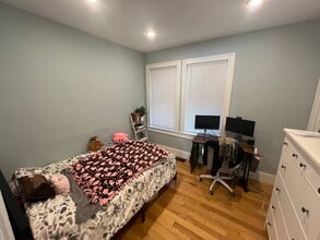 73 Winchester St, Unit 1 in Medford, MA - Building Photo - Building Photo