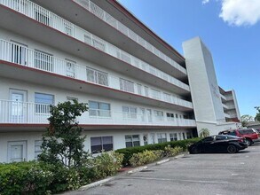5060 76th Ave N in Pinellas Park, FL - Building Photo - Building Photo
