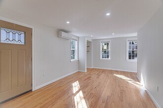 32 Northey St in Salem, MA - Building Photo - Building Photo