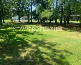 185 S White St in Whitakers, NC - Building Photo - Building Photo