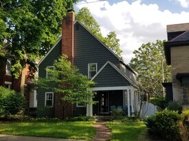 161 E Oakland Ave in Columbus, OH - Building Photo