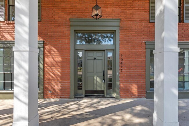 15411 Robin Grove Ct