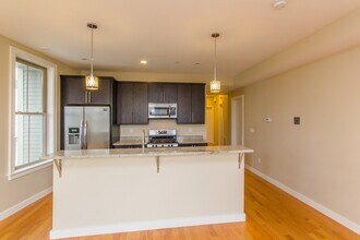 65 Willow Ct in Boston, MA - Building Photo - Building Photo