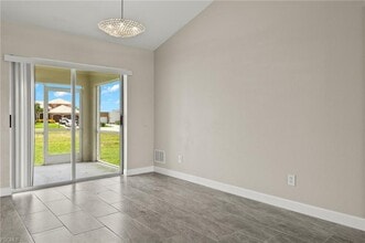 3919 SW 14th Pl in Cape Coral, FL - Building Photo - Building Photo