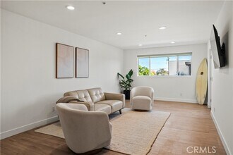 24836 Narbonne Ave in Lomita, CA - Building Photo - Building Photo