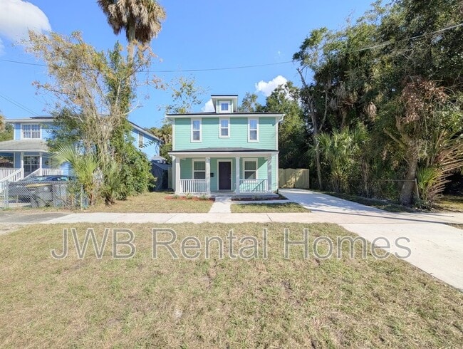 property at 915 Palmetto St