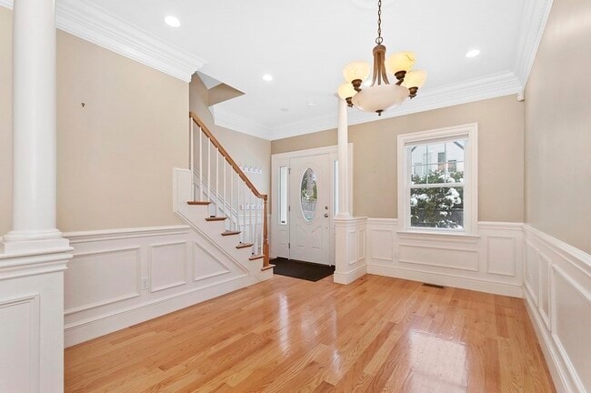 68 Waverley Ave in Newton, MA - Building Photo - Building Photo