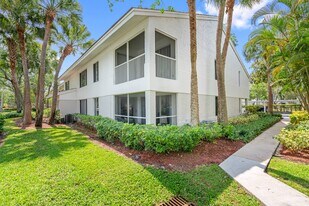 Lakepointe at Jacaranda in Plantation, FL - Building Photo