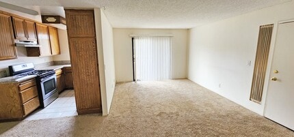 18085 Sundowner Way in Santa Clarita, CA - Building Photo - Building Photo