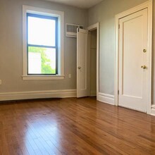 2401 Ditmars Blvd, Unit 2R in Astoria, NY - Building Photo - Building Photo