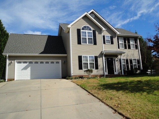 2619 White Fence Way in High Point, NC - Building Photo