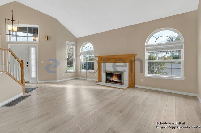 6622 SE Montego Bay St