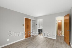 9951 Chateau Roi Dr in Affton, MO - Building Photo