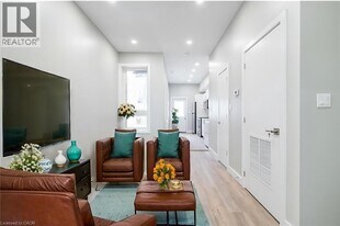 102 Wellington St N in Hamilton, ON - Building Photo