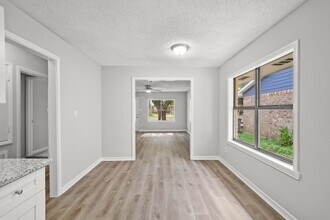 1100 Gilbert Ave in Bay City, TX - Building Photo - Building Photo