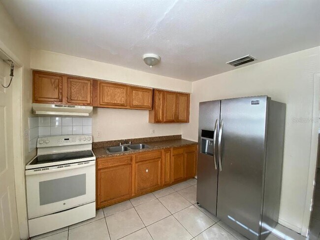 1319 Herschell St in Lakeland, FL - Building Photo - Building Photo