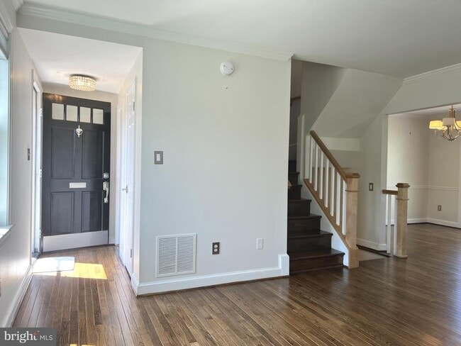 property at 907 Green St