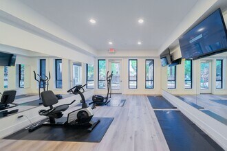 Petty in Portland, OR - Foto de edificio - Building Photo