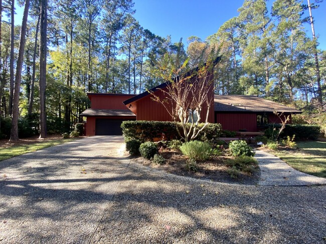 138 High Bluff Rd in Hilton Head Island, SC - Building Photo - Building Photo