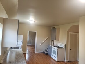 309 E Lincoln St in Negaunee, MI - Building Photo - Building Photo
