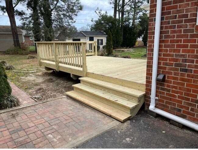 9360 Brentwood Dr in Mechanicsville, VA - Building Photo - Building Photo