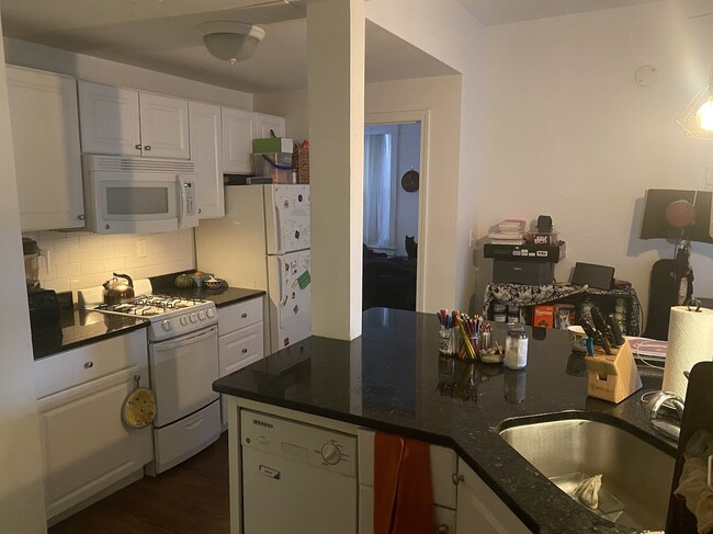 59 Hemenway St, Unit 11 in Boston, MA - Building Photo - Building Photo