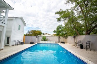 701 Hereford St in College Station, TX - Building Photo - Building Photo
