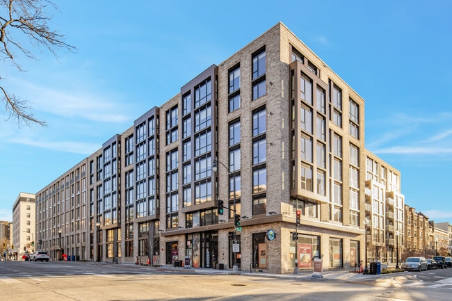 NOVEL 14th Street by Crescent Communities