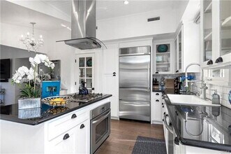 31642 Jewel Ave in Laguna Beach, CA - Foto de edificio - Building Photo