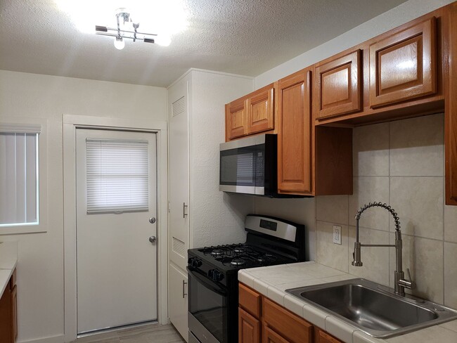 property at 1455 W Almond Ave