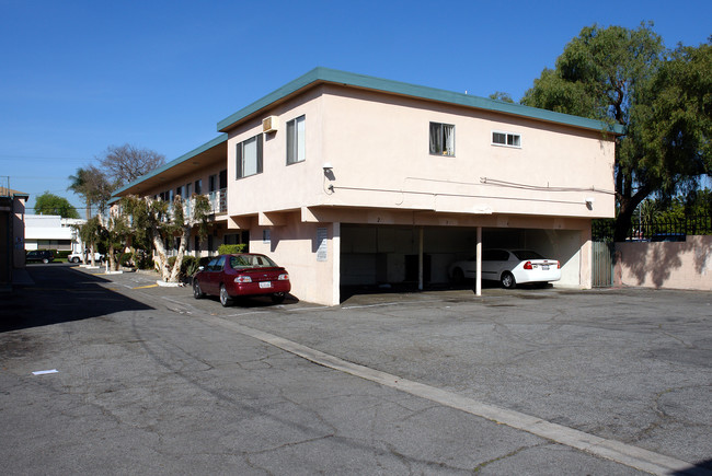 940 S Flower St in Inglewood, CA - Building Photo - Building Photo