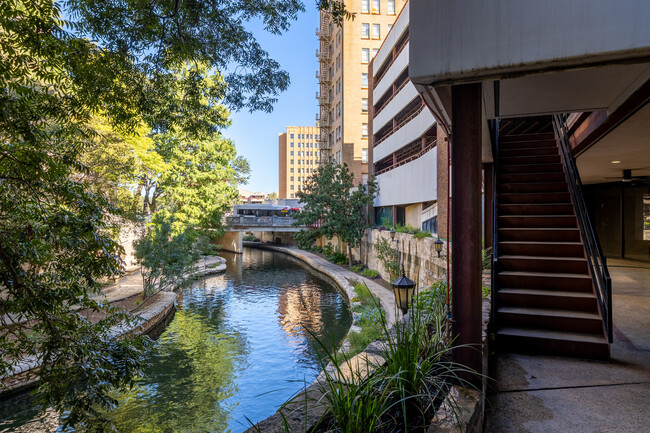 The Travis Building in San Antonio, TX - Building Photo - Building Photo