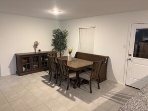 2853 Cobbleview Dr in Fort Worth, TX - Foto de edificio - Building Photo