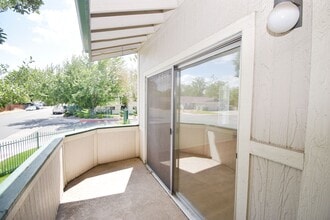 2625 Sunny Slope Dr in Sparks, NV - Building Photo - Building Photo