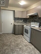 42 Lavallee Cres in Brampton, ON - Building Photo - Building Photo