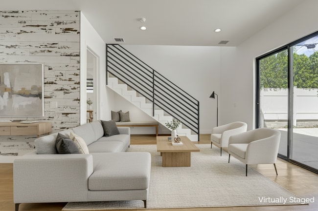 19033 Bassett St in Reseda, CA - Foto de edificio - Building Photo