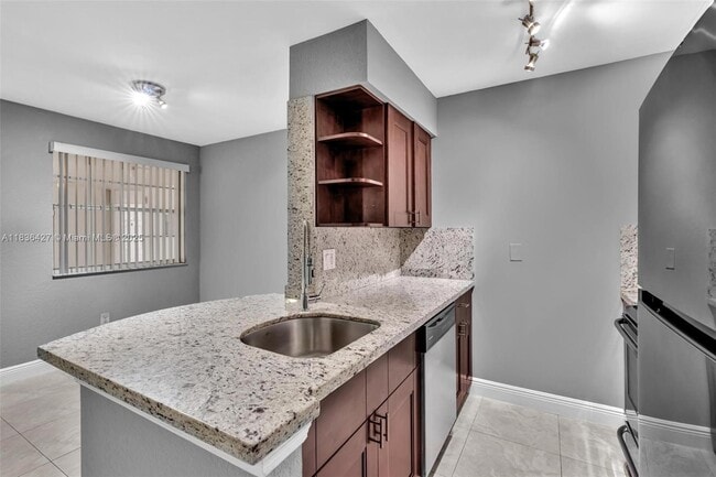 property at 2880 N Oakland Forest Dr