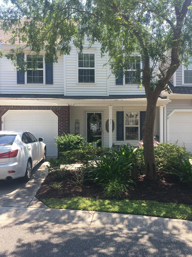 property at 71 Pembroke Ln