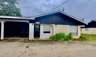132 Lake Breeze Dr in Buchanan Dam, TX - Building Photo