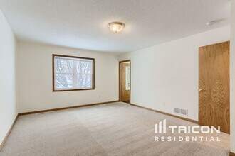 3649 Kahler Dr NE in Saint Michael, MN - Building Photo - Building Photo